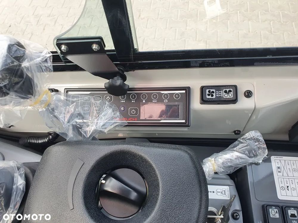 Takeuchi TB225 - V0 - 16