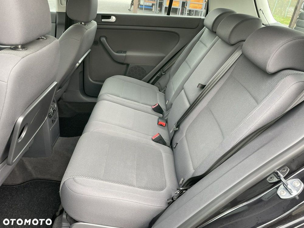 Volkswagen Golf Plus - 17
