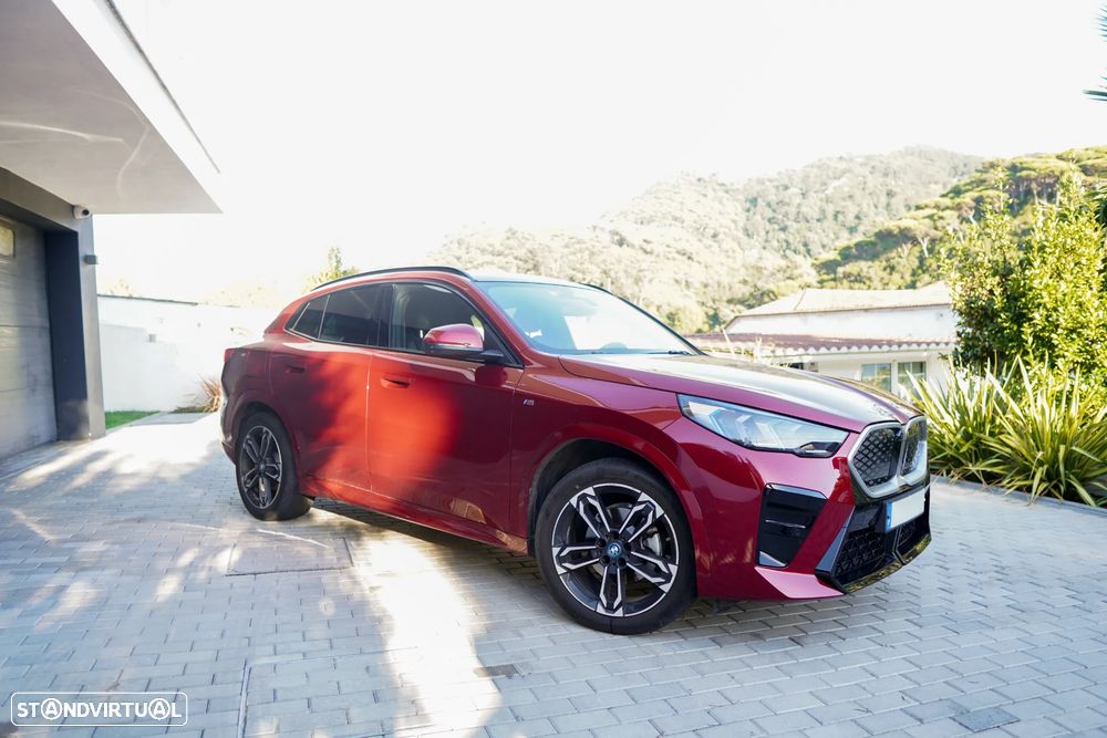 BMW iX2 eDrive20 Pack Desportivo M - 11