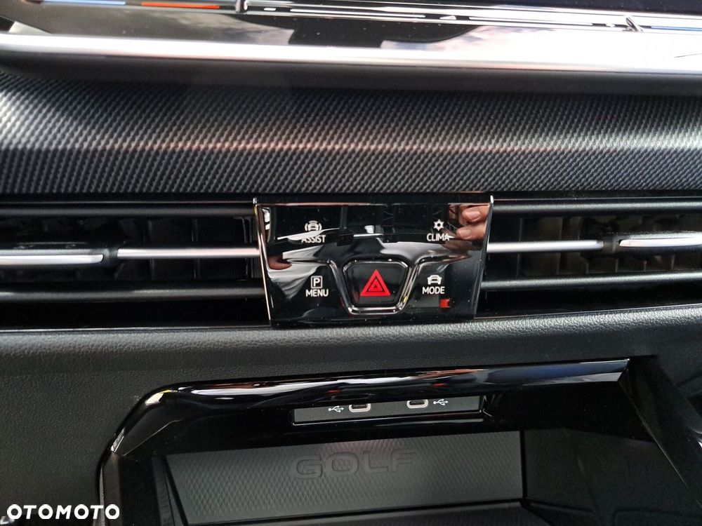Volkswagen Golf Variant 2.0 TSI 4Motion R - 32