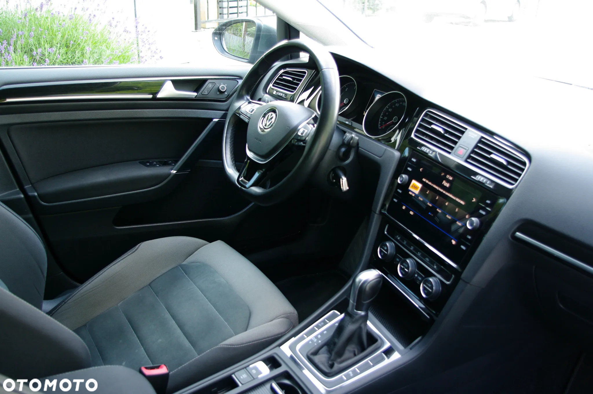 Volkswagen Golf 2.0 BlueTDI DSG Highline - 14