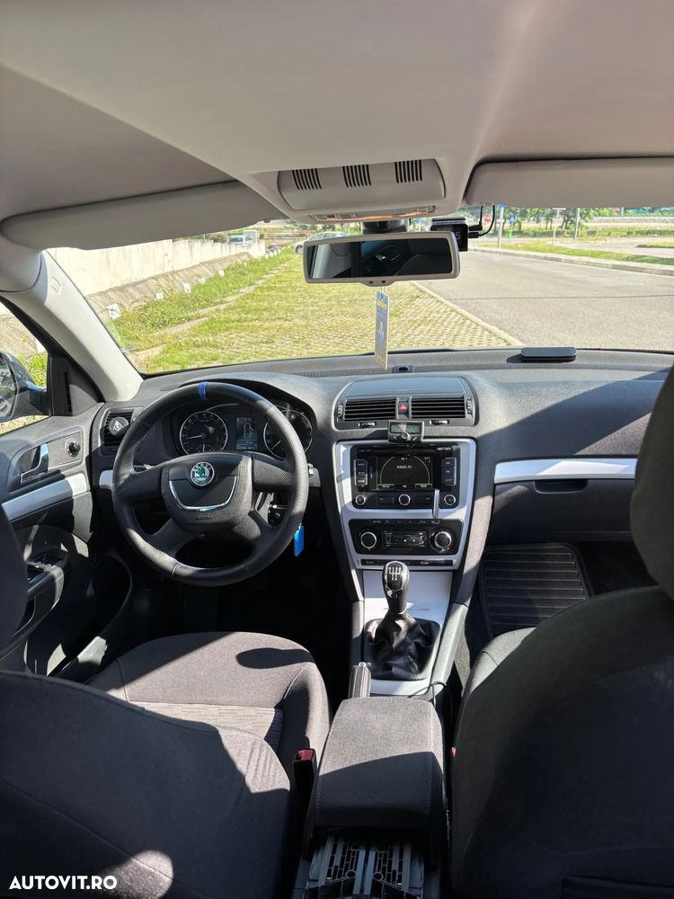 SKODA Octavia 2011 — imagine 9