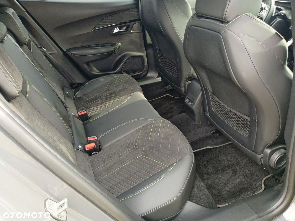 Peugeot 2008 1.2 PureTech Allure S&S EAT8 - 19