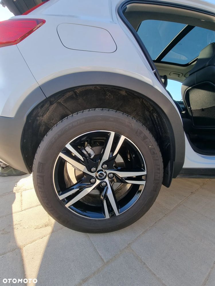 Volvo XC 40 T5 AWD Momentum (Intro Edition) - 3