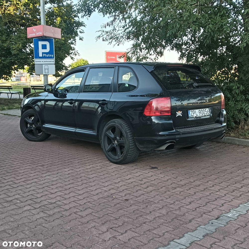 Porsche Cayenne - 2