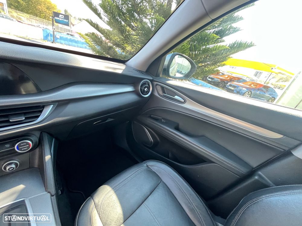Alfa Romeo Stelvio 2.2 D Super AT8 - 33