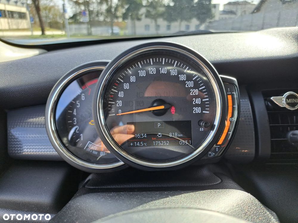 MINI Cooper Standard - 10