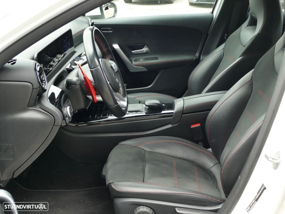 Mercedes-Benz A 250 e AMG Line - 28