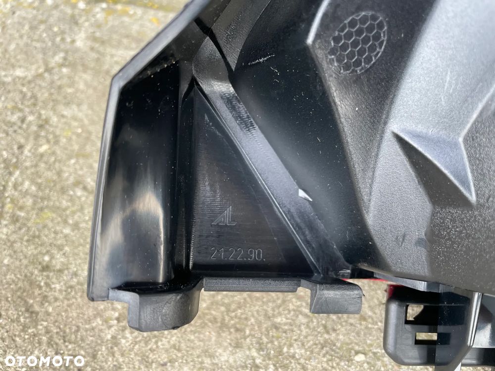 LAMPA TYLNA LEWA VOLVO V40 HB  2012-- NOWA AL LED - 3