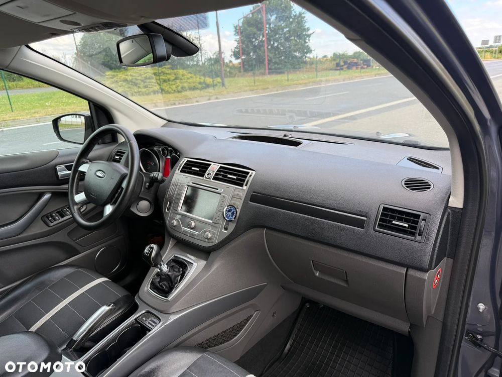 Ford Kuga 2.0 TDCi 4x4 Titanium - 14