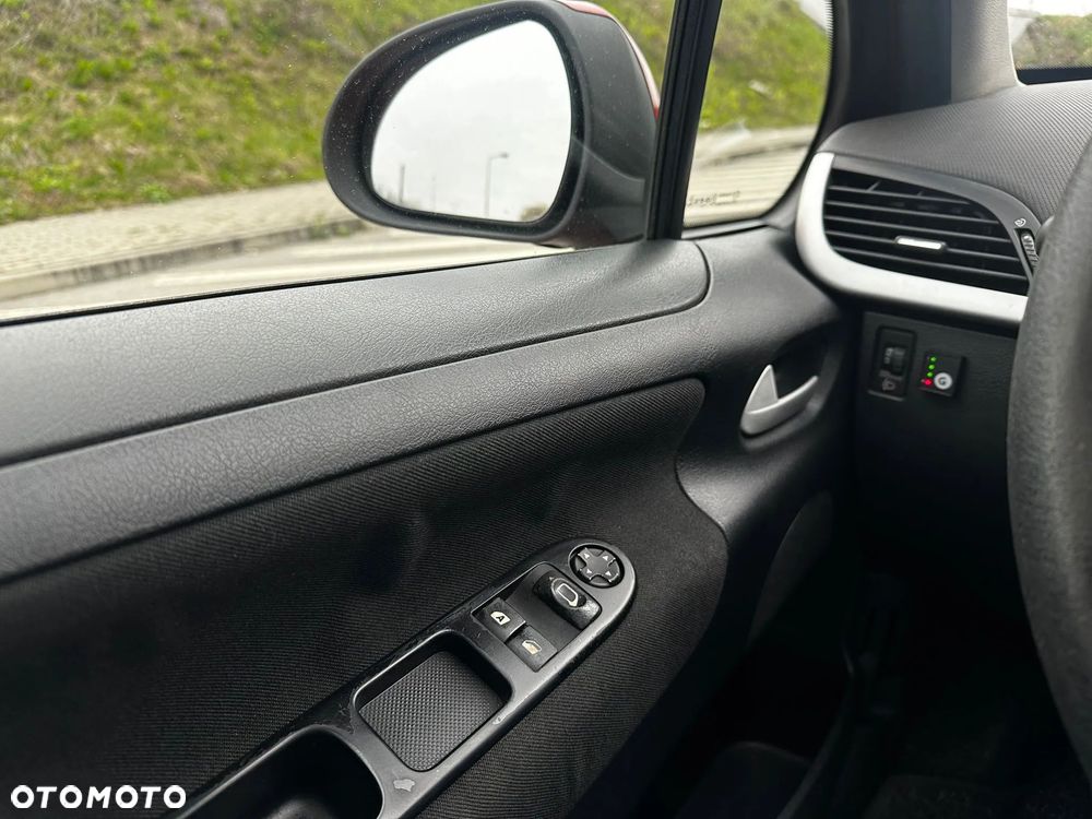 Peugeot 207 75 Urban Move - 5
