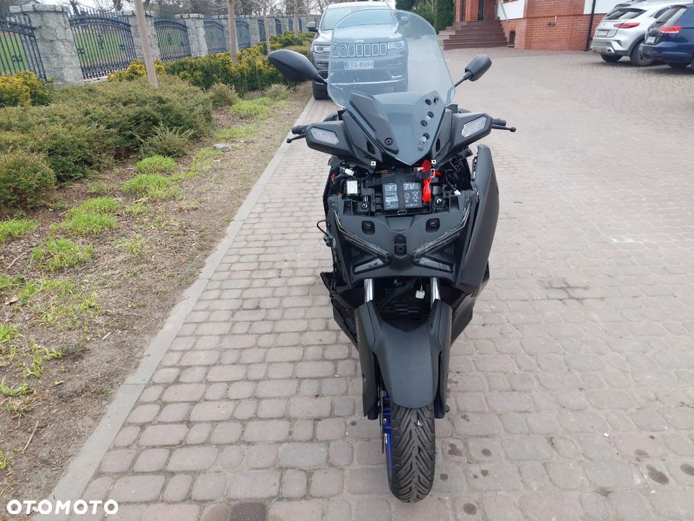 Yamaha X-max - 11