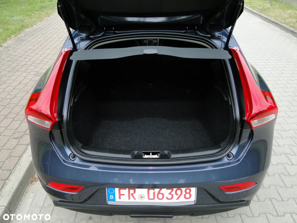 Volvo V40 T3 Ocean Race - 17