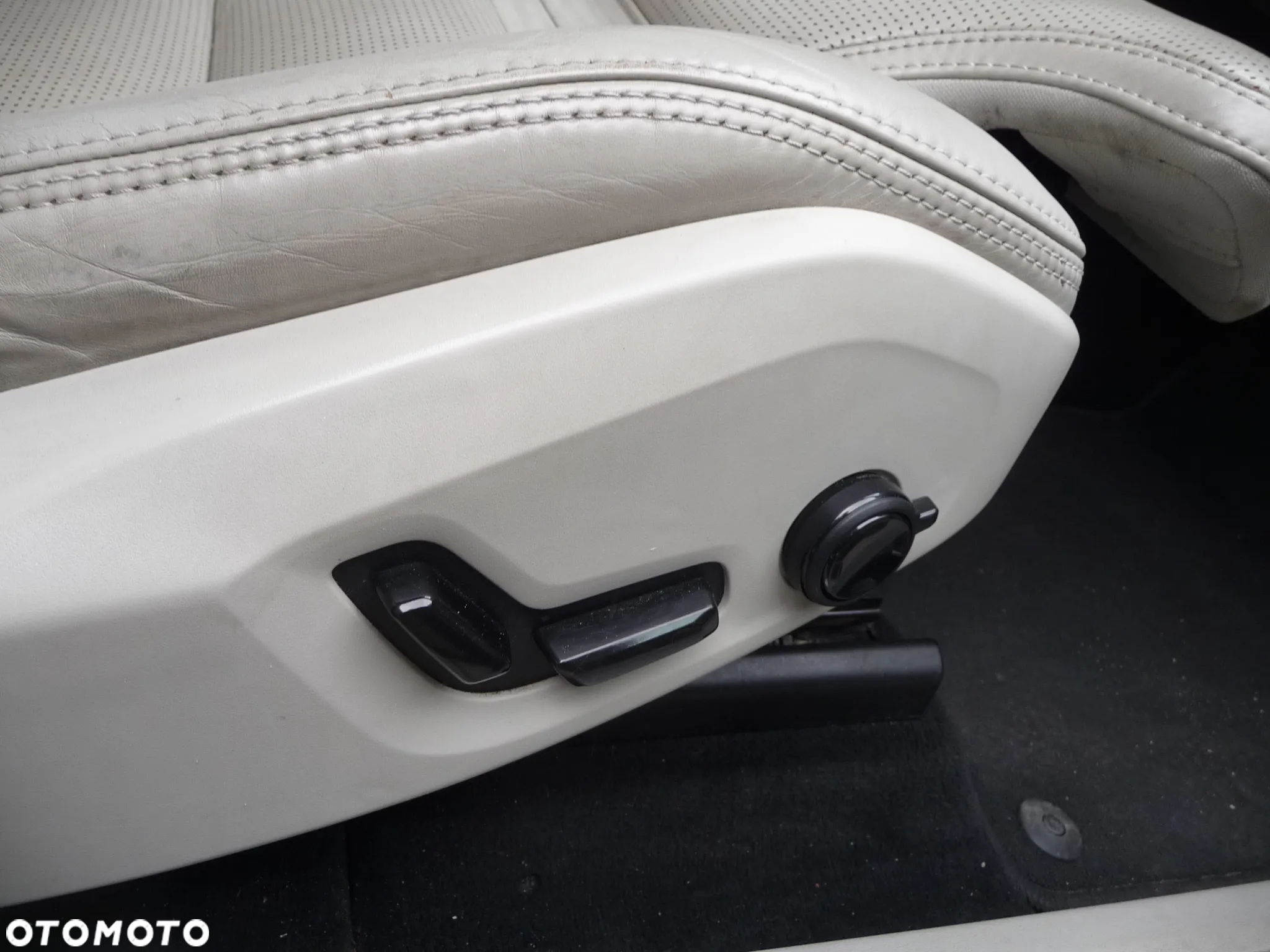 Volvo XC 60 D4 AWD Inscription - 17
