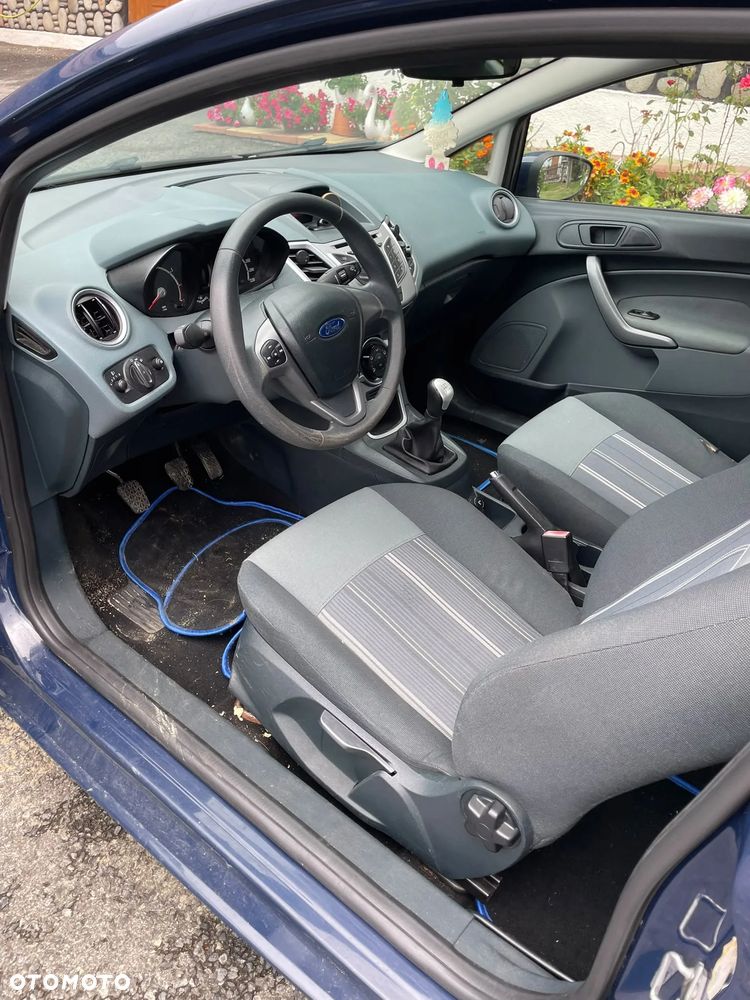 Ford Fiesta 2010 photo 4