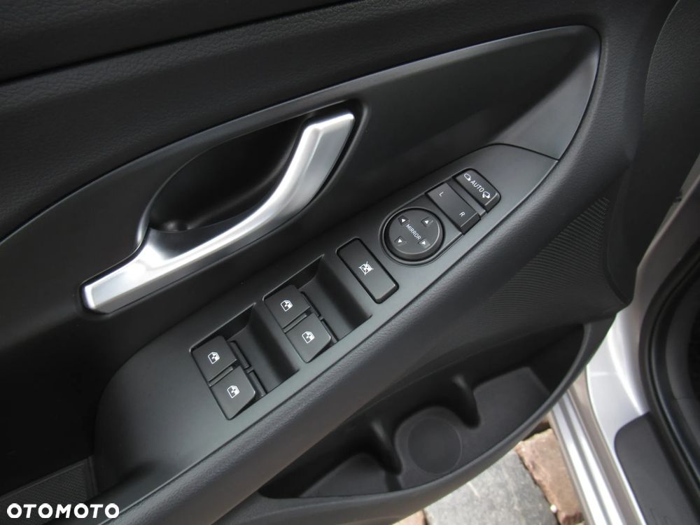 Hyundai i30 1.5 T-GDI 48V Modern - 33