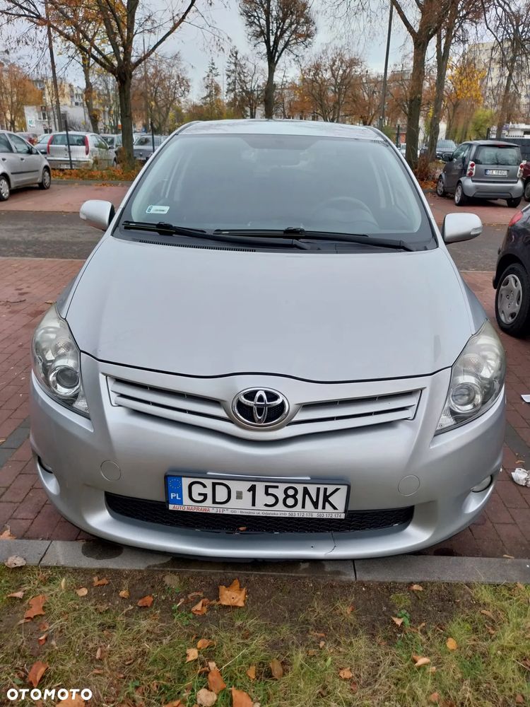 Toyota Auris 1.4 D-4D Luna - 1