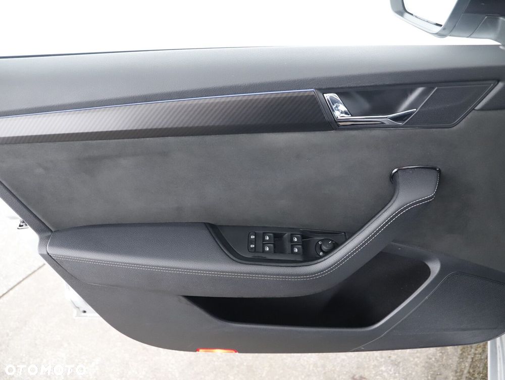 Skoda Superb 2.0 TDI SCR Sportline DSG - 10