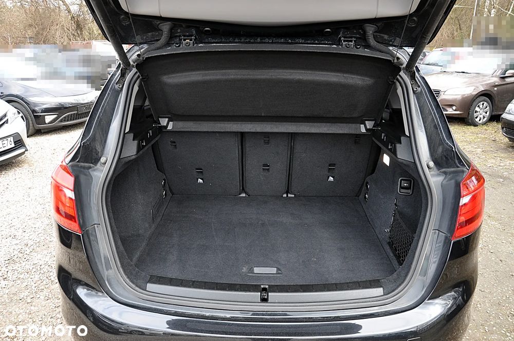 BMW Seria 2 218d Sport-Aut Advantage - 28