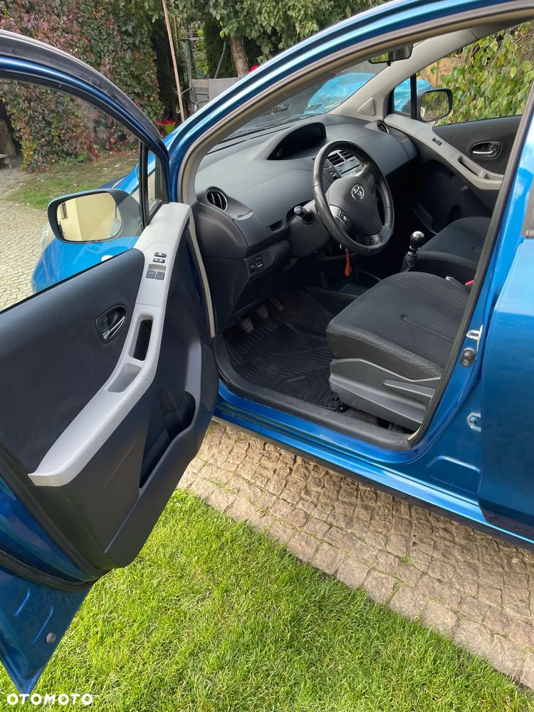 Toyota Yaris - 8