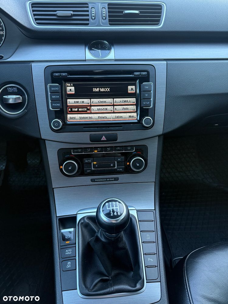 Volkswagen Passat 2.0 TDI BlueMotion Technology Comfortline - 12