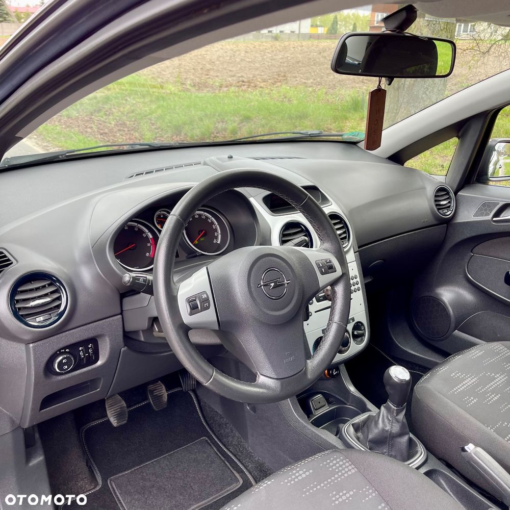 Opel Corsa 1.2 16V Cosmo - 14