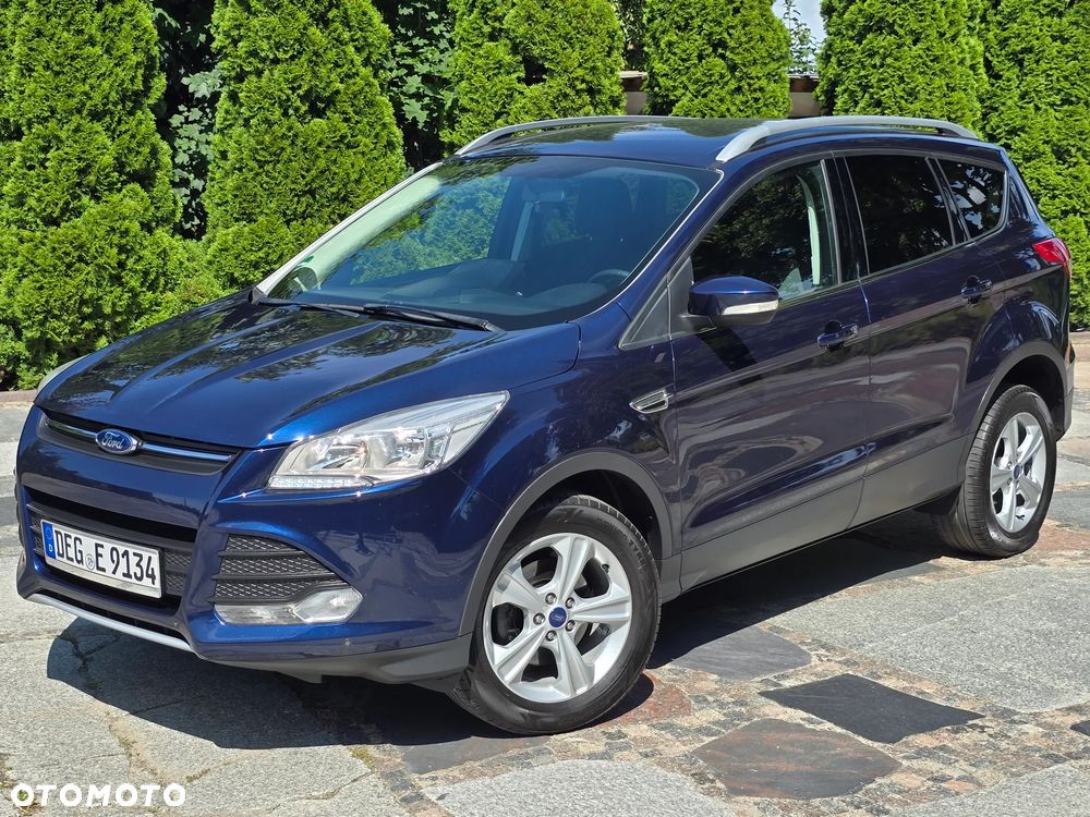 Ford Kuga 1.6 EcoBoost 2x4 Titanium - 3