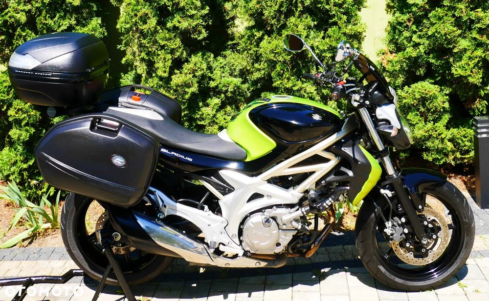 Suzuki Gladius - 32