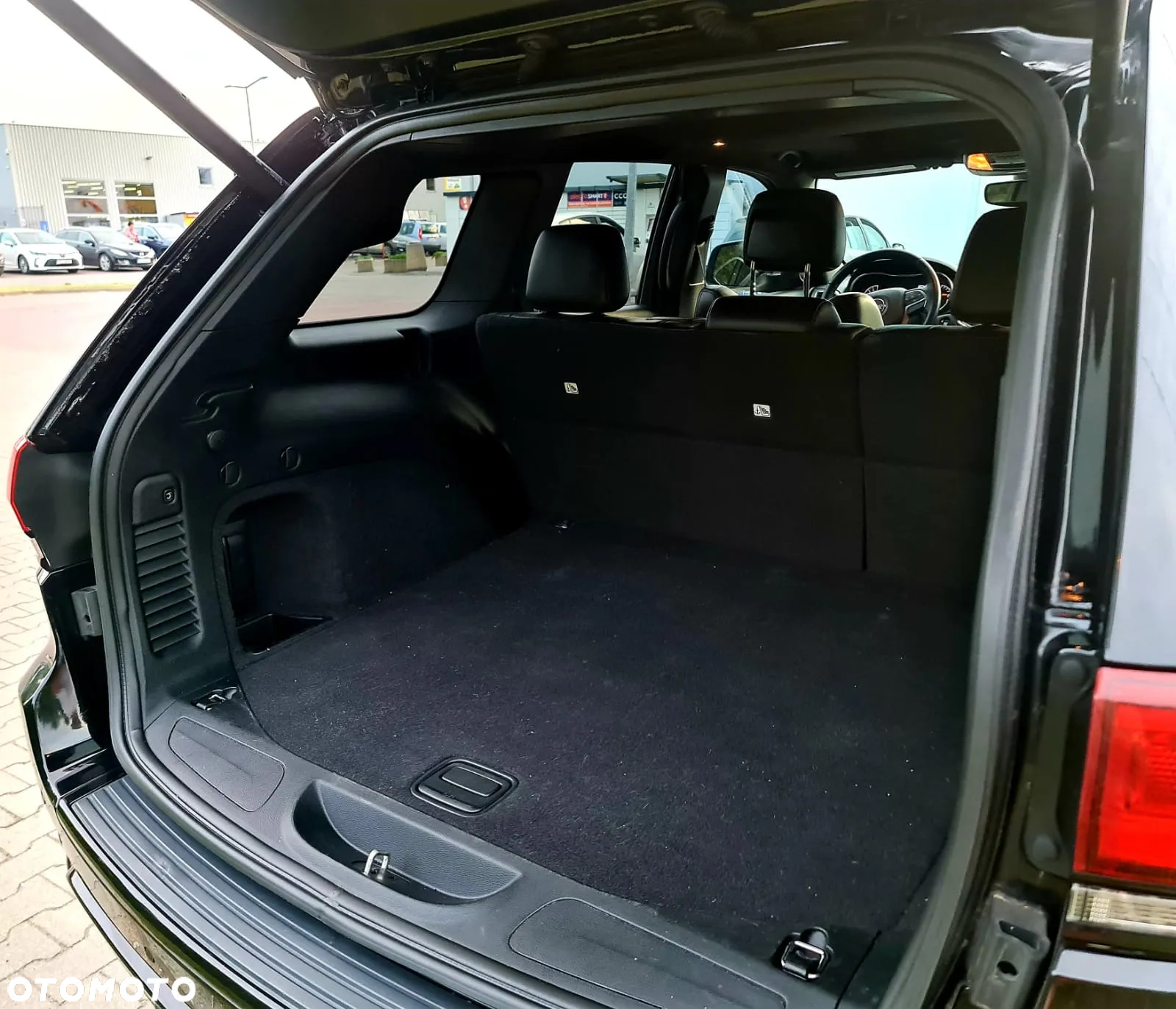 Jeep Grand Cherokee - 17