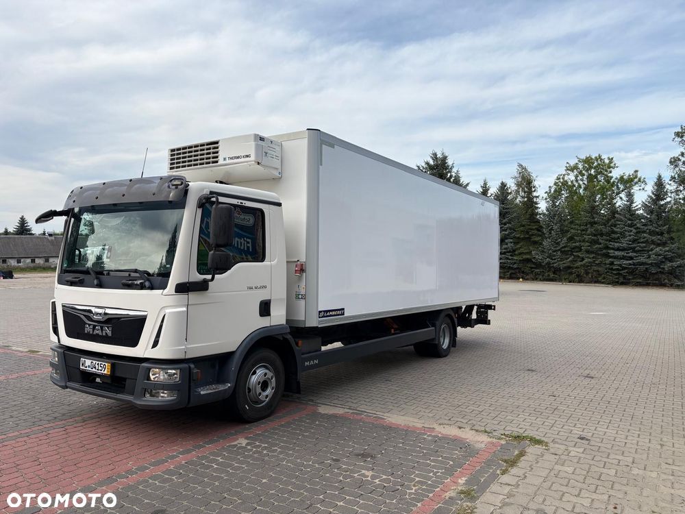 MAN TGL12.220/Euro 6/ agregat Thermo King/zabudowa Lambert z windą do załadunku - 1