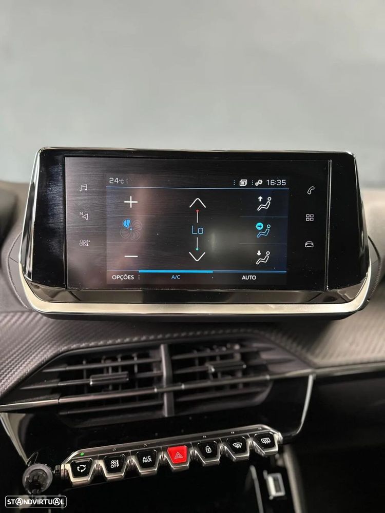 Peugeot 2008 1.2 PureTech Allure - 10