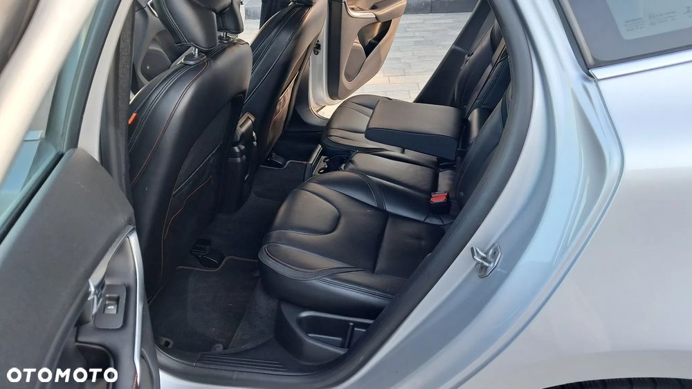 Volvo V40 D2 Drive-E Ocean Race - 9