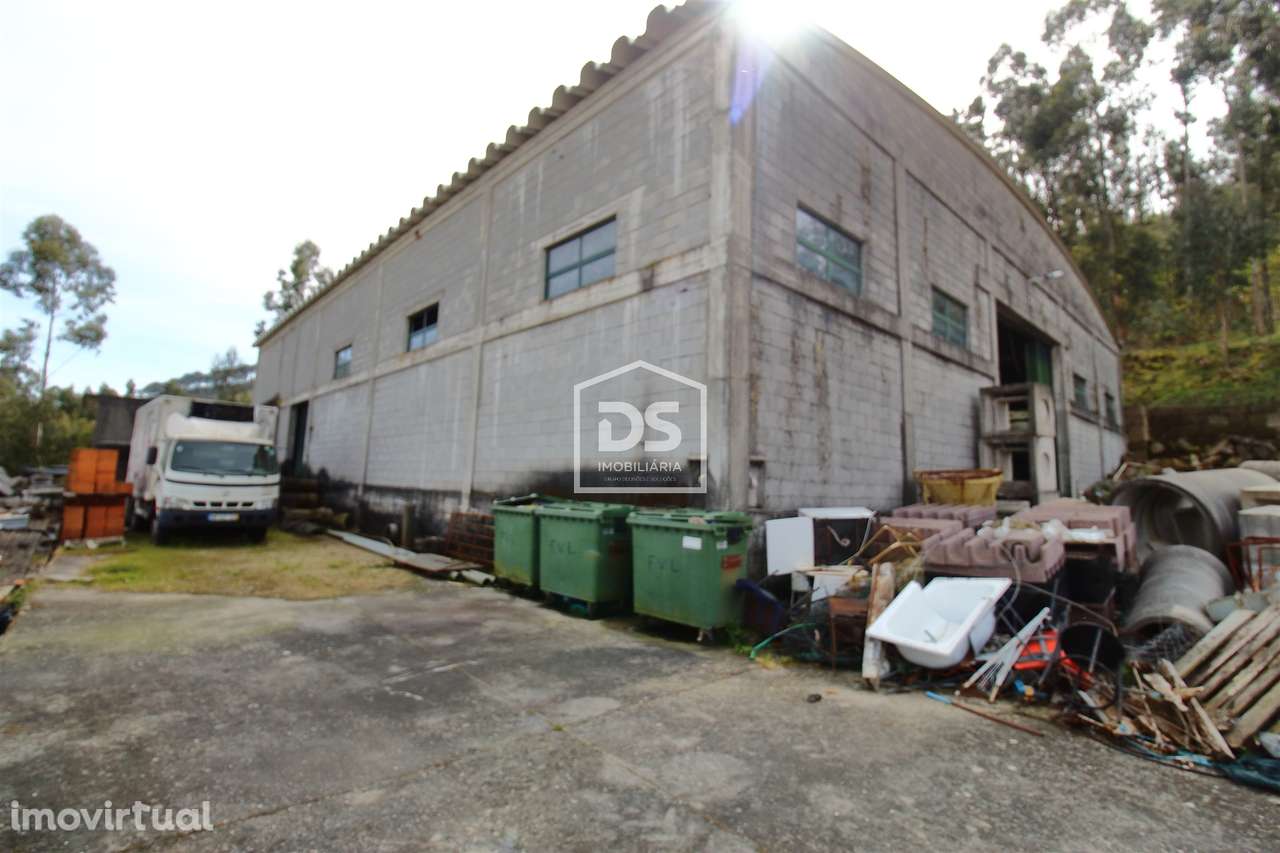 Armazém  Venda em Santiago de Piães,Cinfães - Grande imagem: 2/11