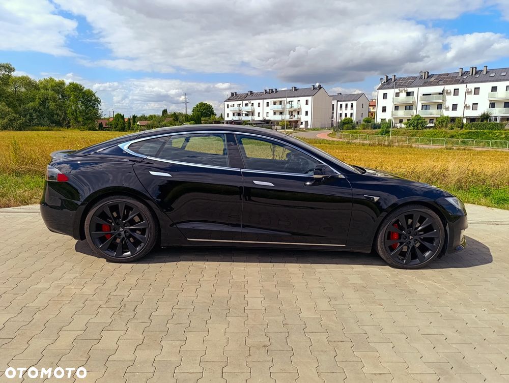 Tesla Model S - 22