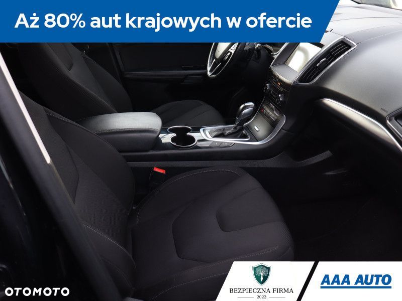 Ford S-Max - 11