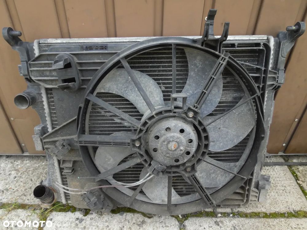RENAULT CLIO II 1.5DCI CHŁODNICA WODY + WENTYLATOR 8200685725 - 2