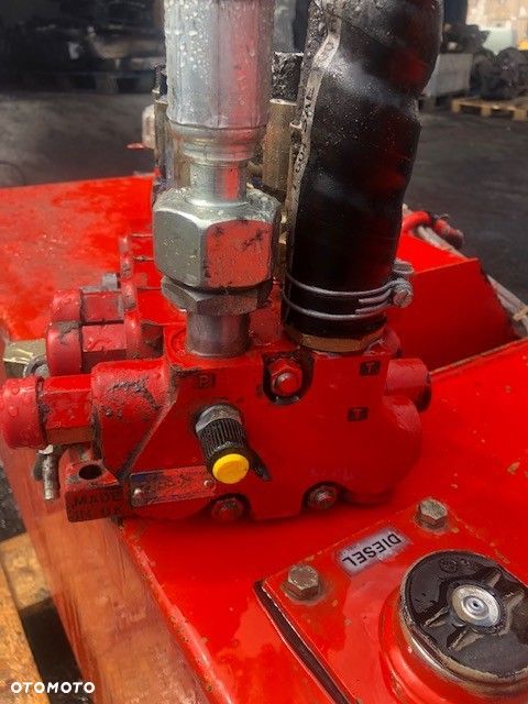 Manitou 928 Rozdzielacz Hydrauliczny - 3
