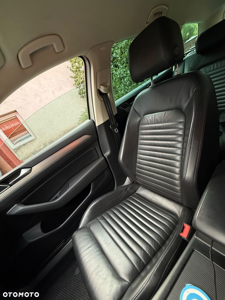 Volkswagen Passat - 13