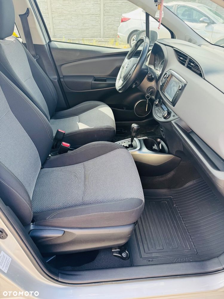 Toyota Yaris - 10