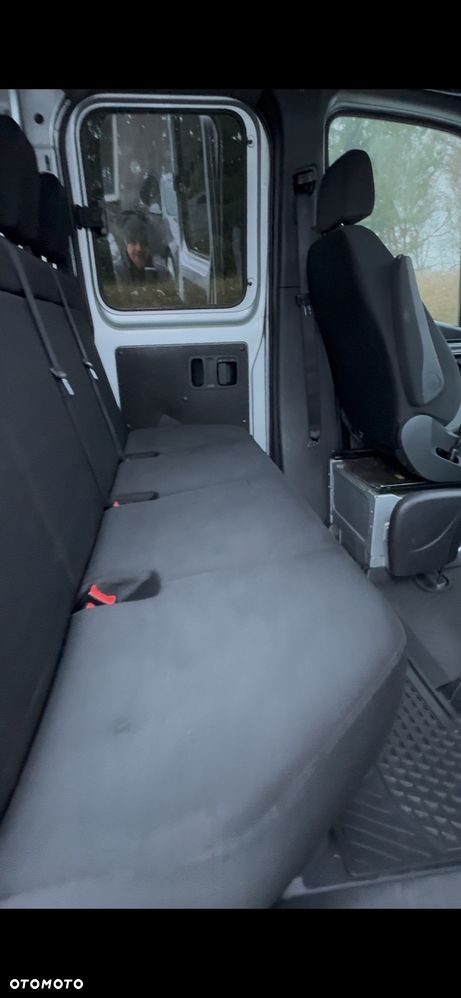 Mercedes-Benz Sprinter - 13