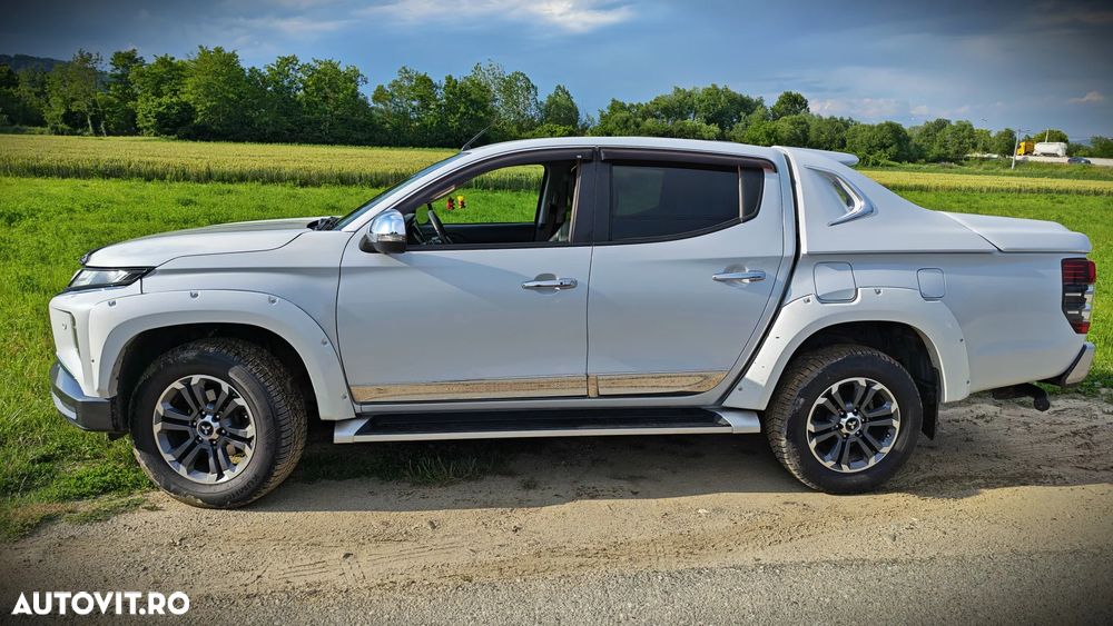 Mitsubishi L200 Double Cab 2.2 DI-D A/T Intense - 3