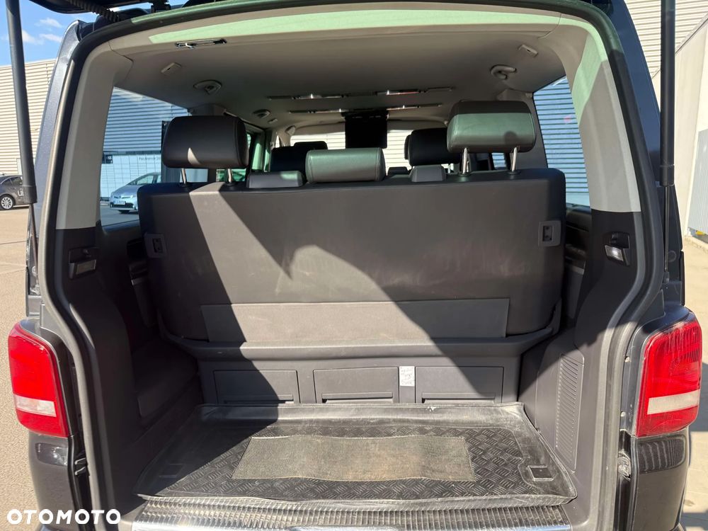Volkswagen Multivan - 12