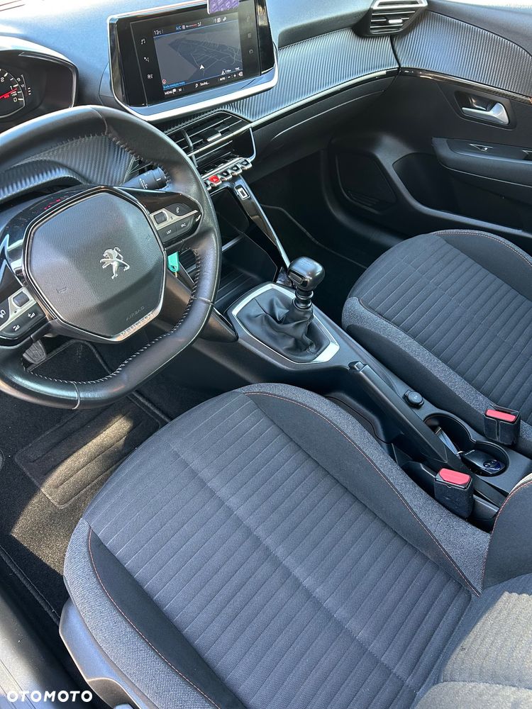 Peugeot 208 2021