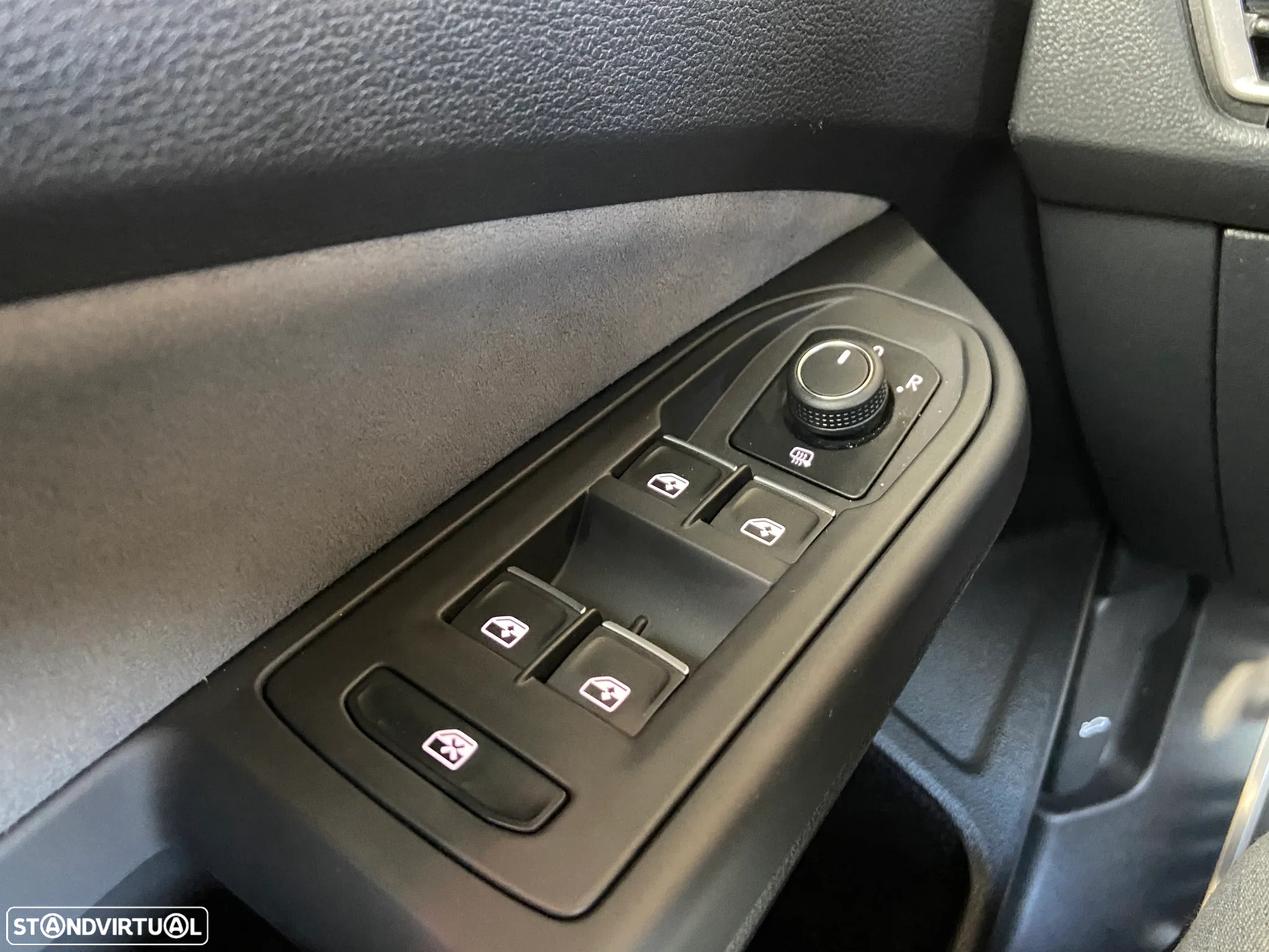 VW Golf 2.0 TSI OPF 4Motion DSG R Performance - 13