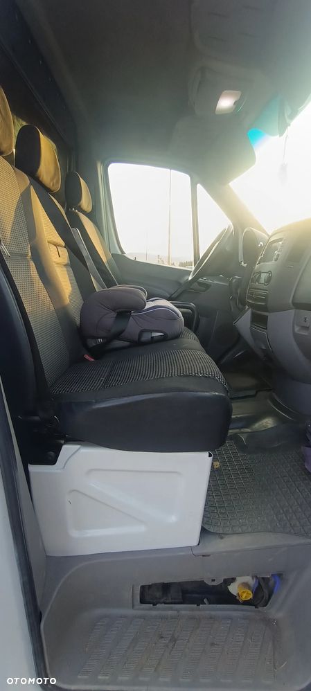 Mercedes-Benz Sprinter - 12