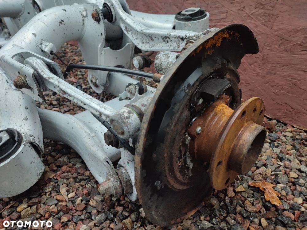 BMW E39 SEDAN ORYGINALNY KOMPLETNY WÓZEK TYŁ / BELKA ZAWIESZENIA TYŁ DO NADWOZIA SEDAN O NR.  33 31 1 097 248 / 33 31 1 094 296 / 33 31 1 094 512 / 33 31 1 094 272 / 33 31 1 092 871 OEM W BARDZO DOBRYM STANIE - 14