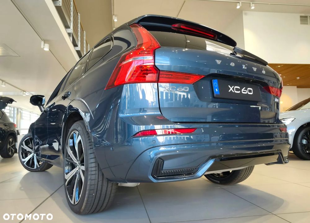Volvo XC 60 B5 B AWD Ultimate Dark - 12