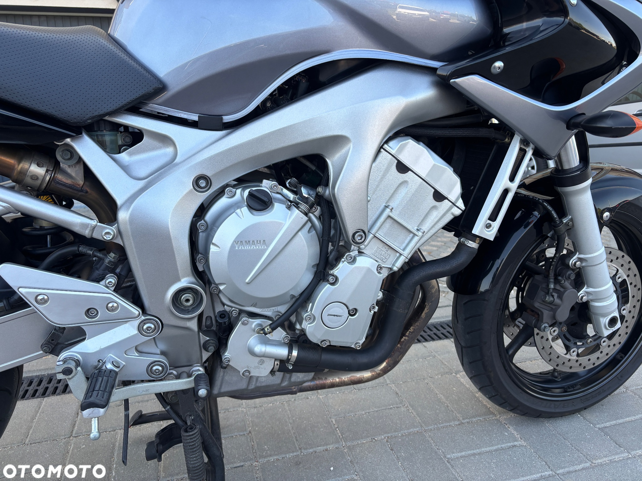 Yamaha FZ6 - 8