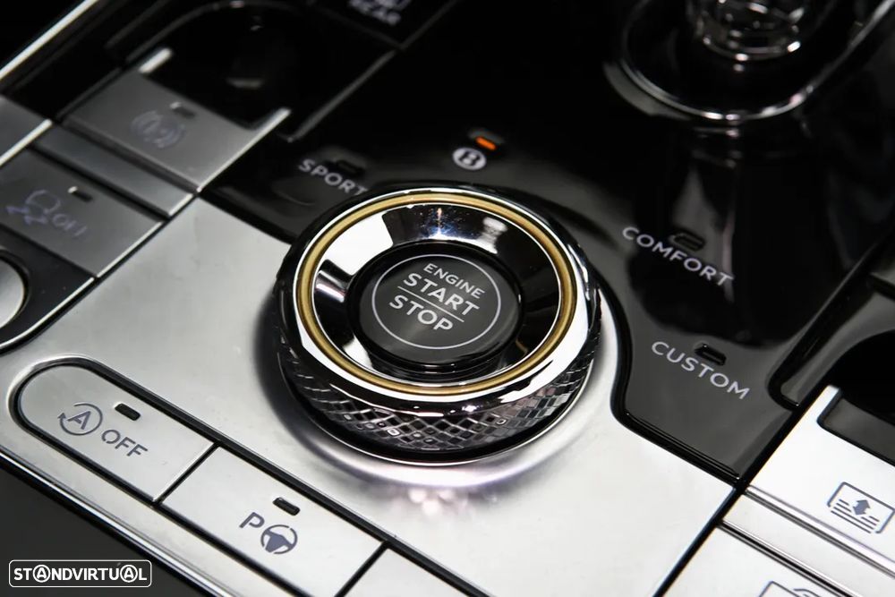 Bentley Flying Spur V8 Azure - 25