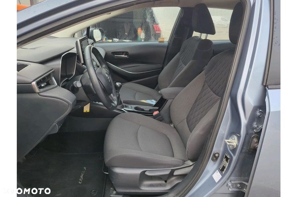 Toyota Corolla - 5
